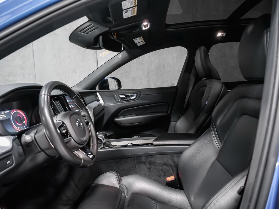 2020 Volvo XC60 R-Design-10