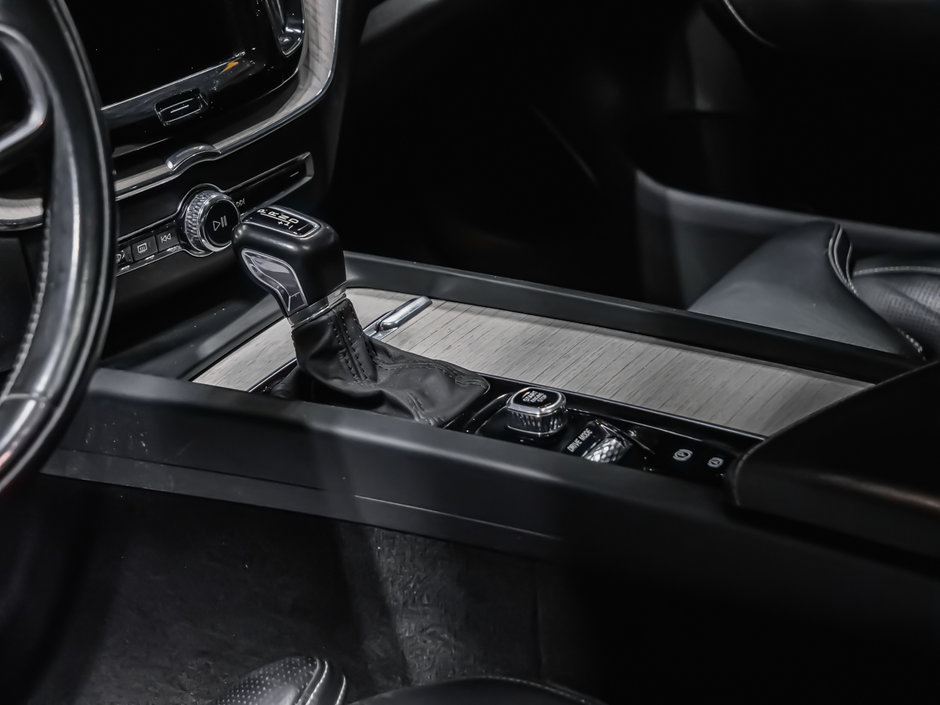 2021 Volvo XC60 T6 INSCRIPTION CLIMATE-7
