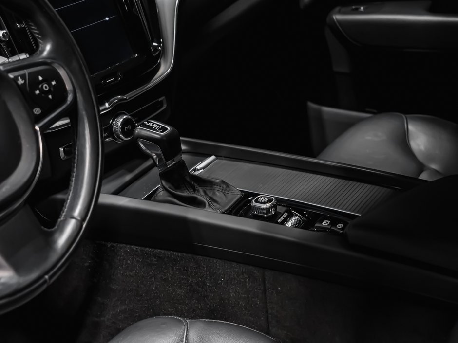 Volvo XC60 T5 MOMENTUM CLIMATE 2021-6