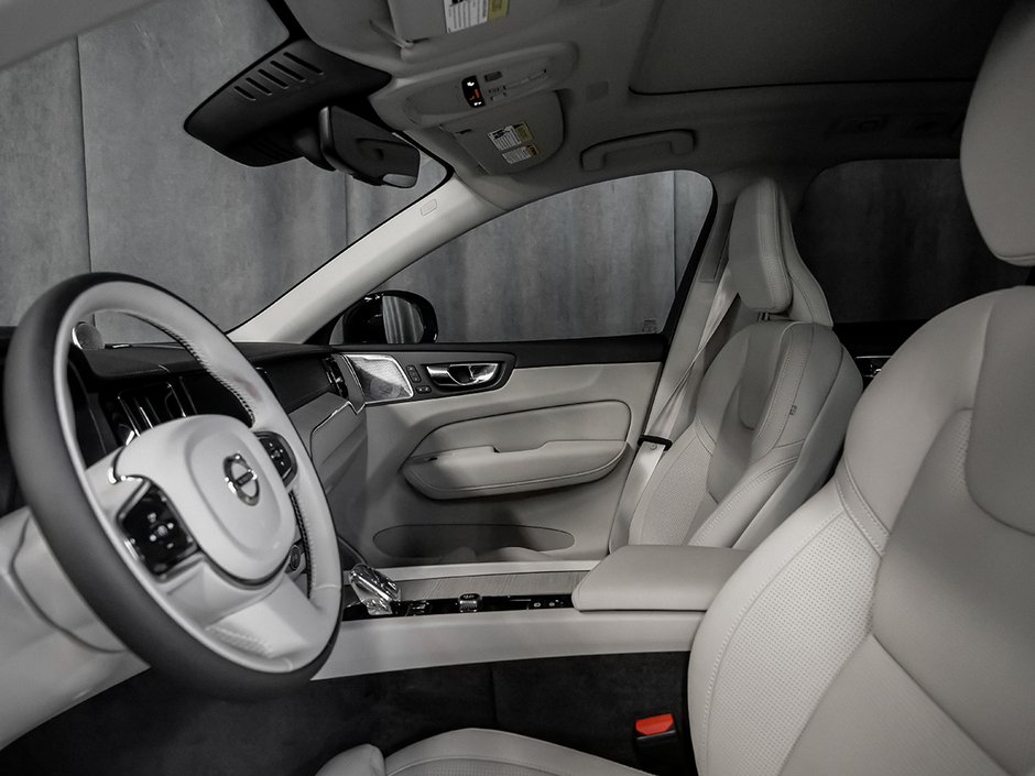 2022 Volvo XC60 B6 INSCRIPTION CLIMATE BOWERS & WILKINS-20