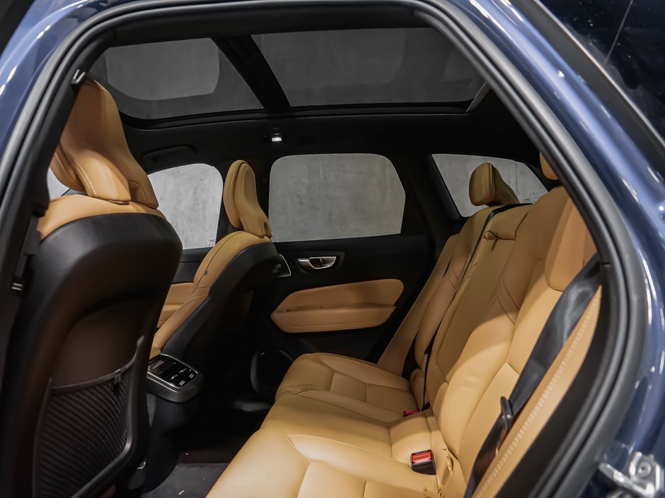 2022 Volvo XC60 B6 INSCRIPTION CLIMATE BOWERS-14