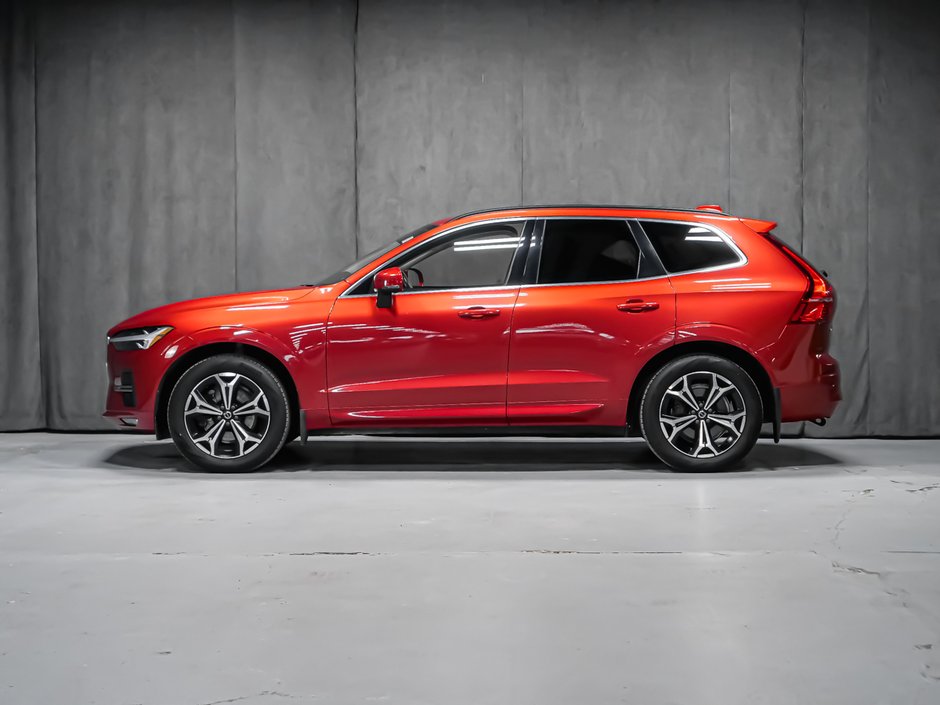 Volvo XC60 B6 MOMENTUM PREMIUM CLIMATE HARMAN 2022-2