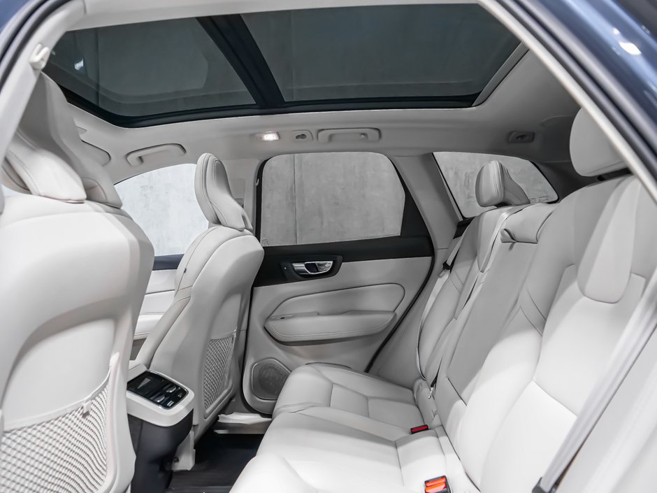 2022 Volvo XC60 B6 INSCRIPTION ADVANCED CLIMATE-12