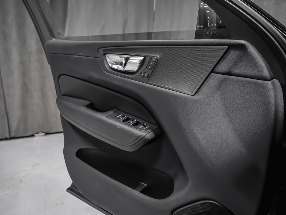 2022 Volvo XC60 B6 MOMENTUM CLIMATE PREMIUM MAGS 20PO-8