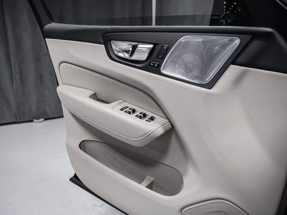 2022 Volvo XC60 B6 INSCRIPTION CLIMATE BOWERS & WILKINS-10