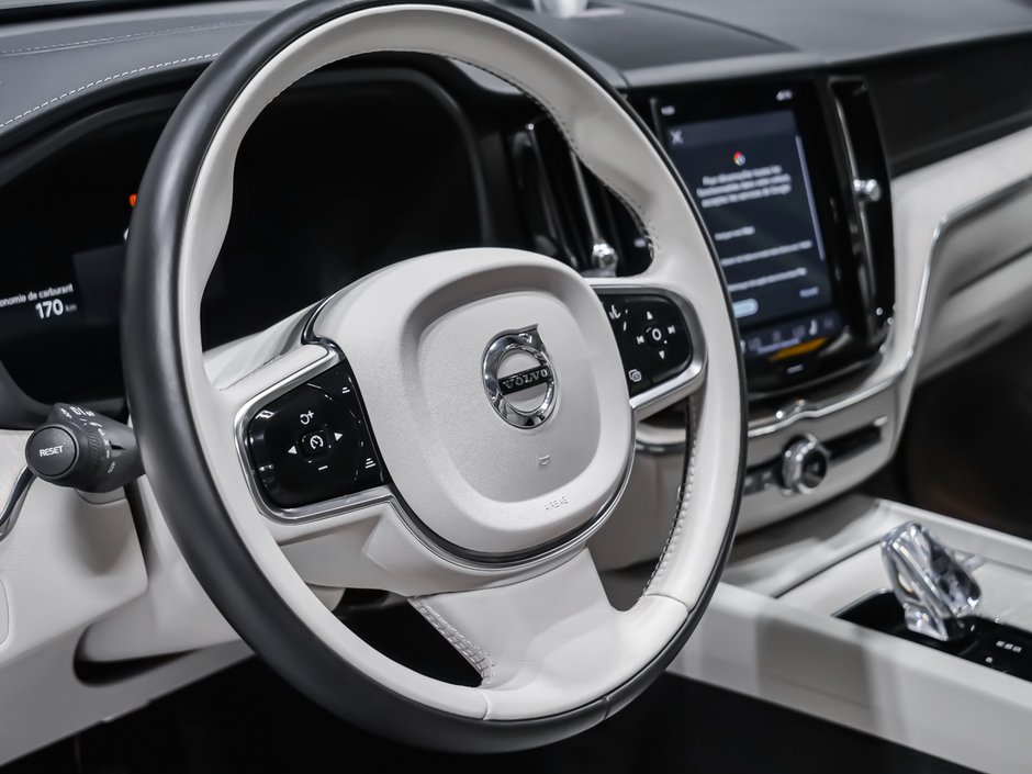 2022 Volvo XC60 B6 INSCRIPTION CLIMATE BOWERS & WILKINS-7