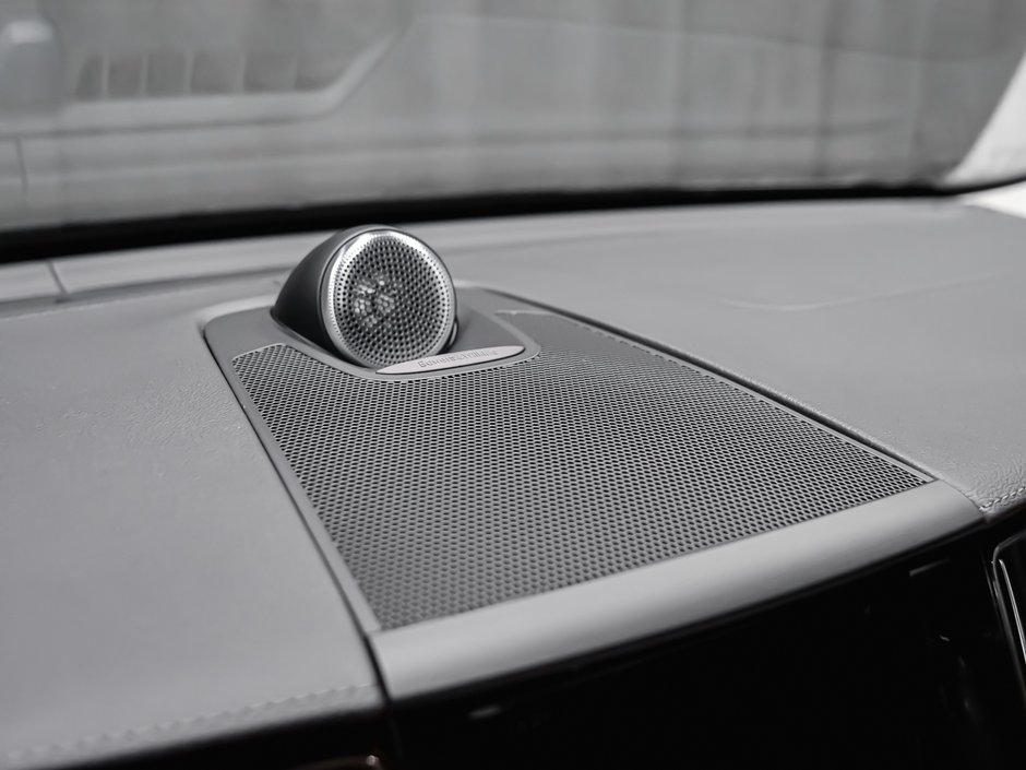 2022 Volvo XC60 B6 INSCRIPTION CLIMATE BOWERS & WILKINS-9