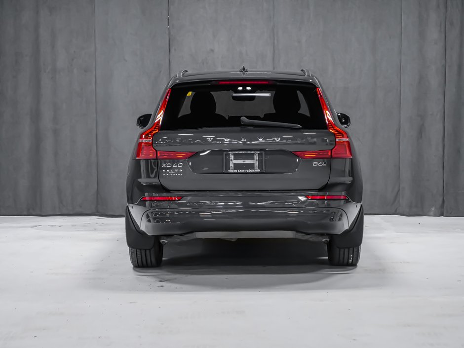 2022 Volvo XC60 B6 MOMENTUM-4