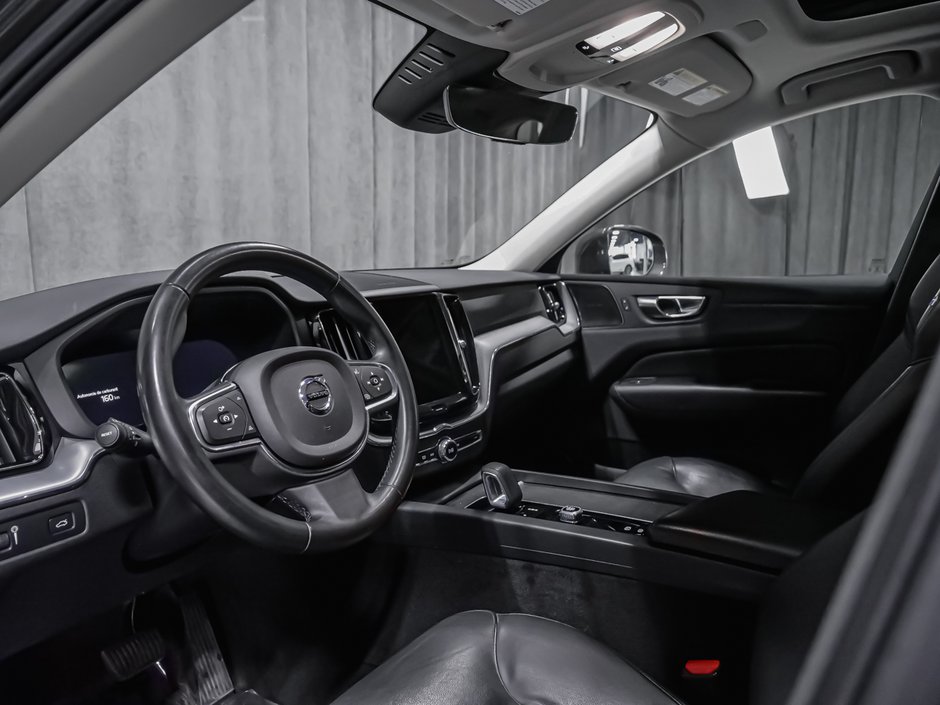 2022 Volvo XC60 B6 MOMENTUM-5