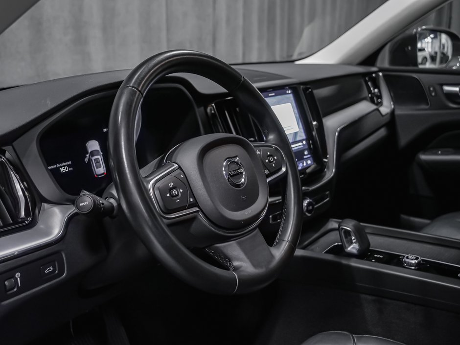 2022 Volvo XC60 B6 MOMENTUM-7