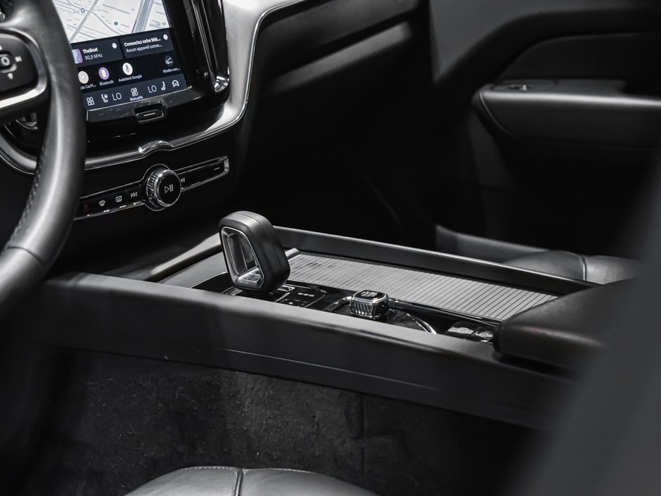 2022 Volvo XC60 B6 MOMENTUM CLIMATE-8