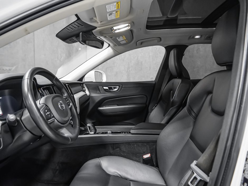 2022 Volvo XC60 B6 MOMENTUM CLIMATE-14