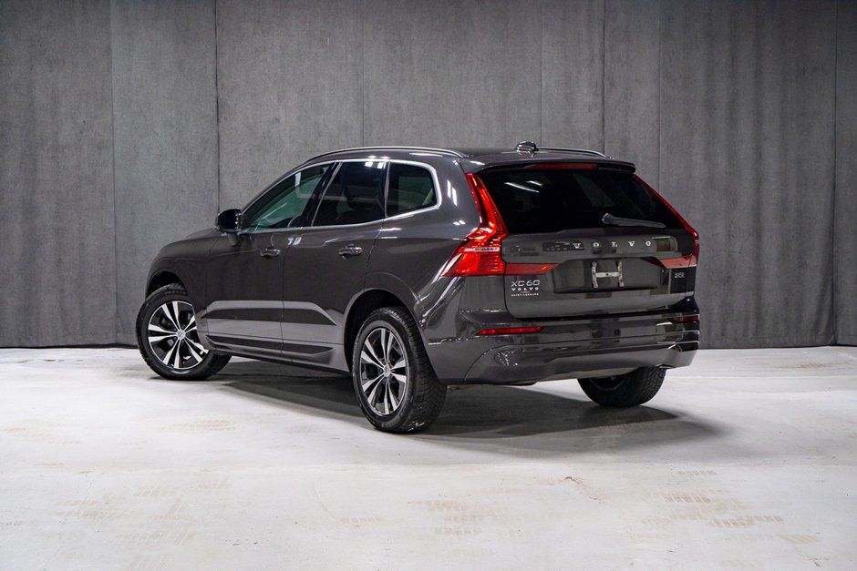 Volvo XC60 B5 MOMENTUM HARMAN KARDON 2022-3