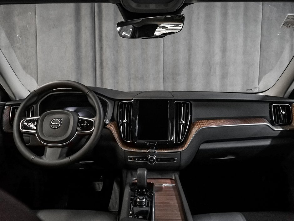 2023 Volvo XC60 PLUS DARK THEME-11