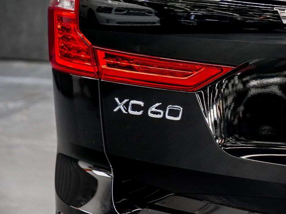 2023 Volvo XC60 PLUS DARK THEME-9
