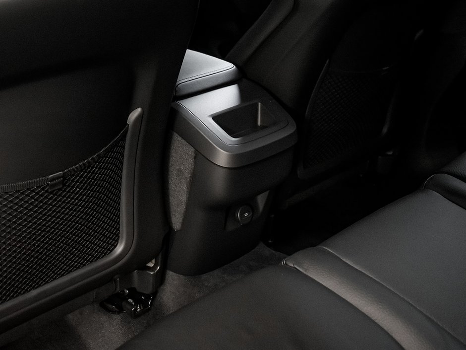 2023 Volvo XC60 PLUS DARK THEME-22