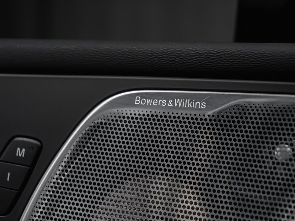 Volvo XC60 ULTIMATE BRIGHT THEME 2023-9