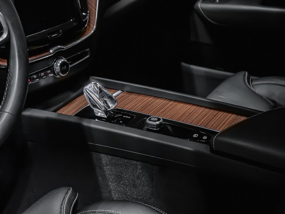 Volvo XC60 ULTIMATE BRIGHT THEME 2023-6