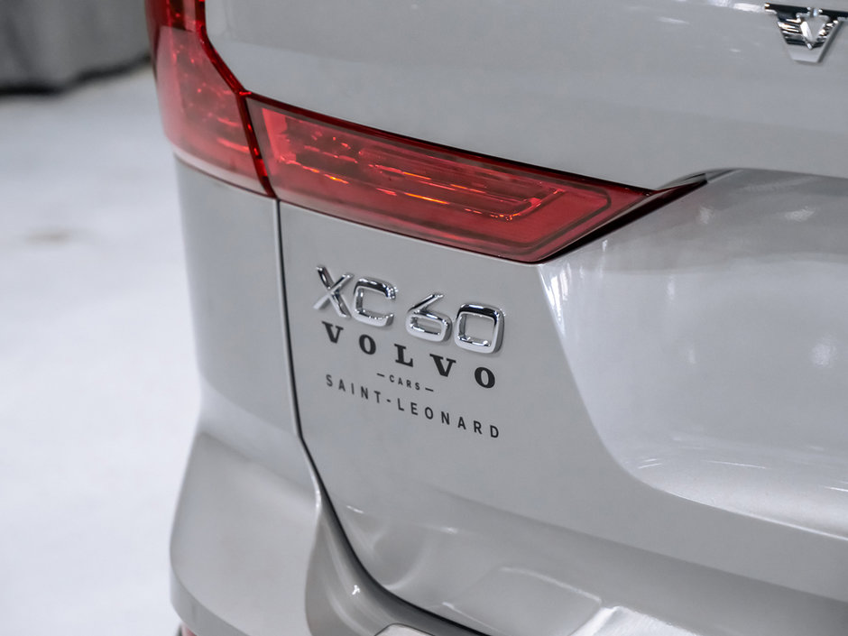 2023 Volvo XC60 B6 ULTIMATE DARK BOWERS-9