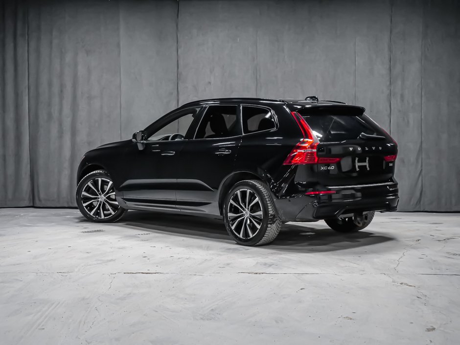2023 Volvo XC60 Plus Dark Theme-3