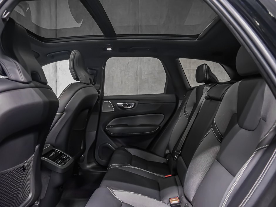 Volvo XC60 B6 ULTIMATE DARK 2023-13