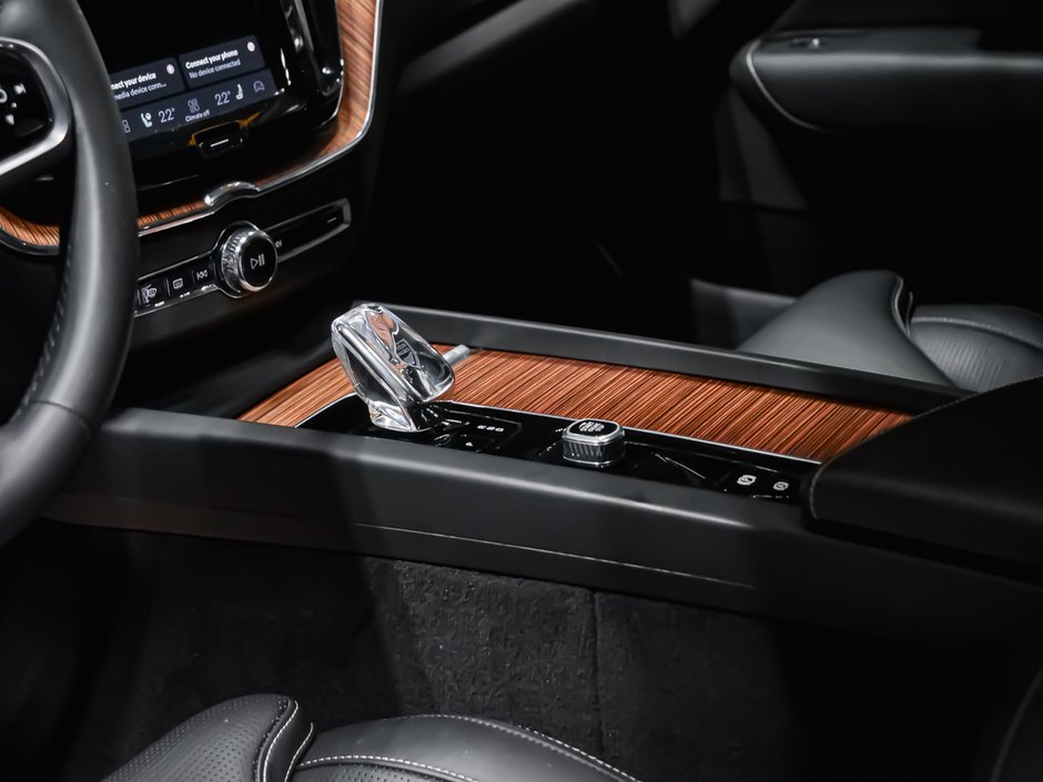 2023 Volvo XC60 Ultimate Dark Theme-6