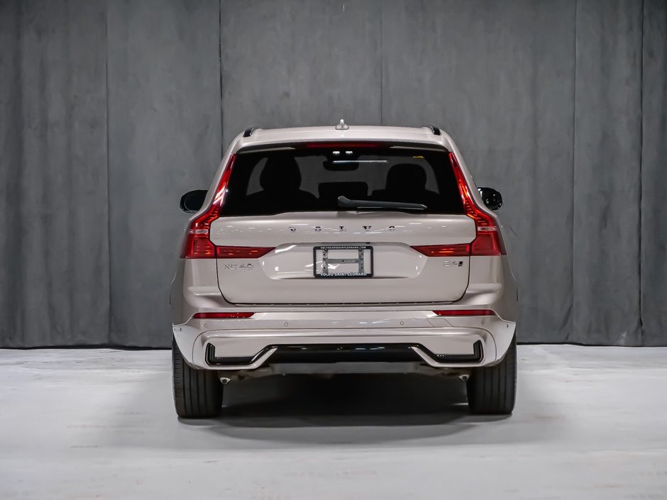 2023 Volvo XC60 Ultimate Dark Theme-4