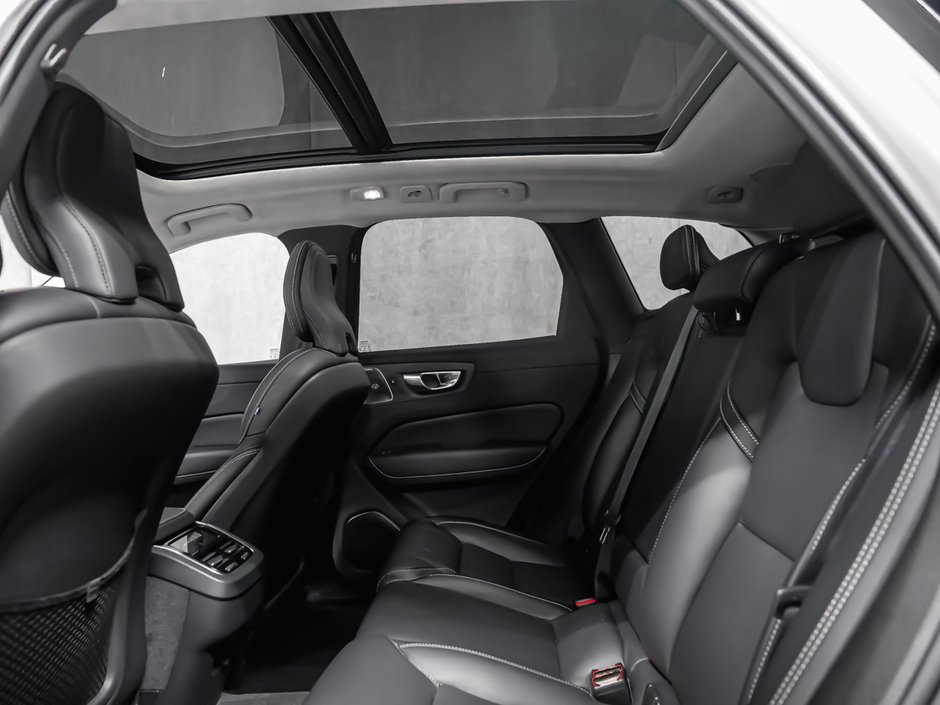 2023 Volvo XC60 Ultimate Dark Theme-13
