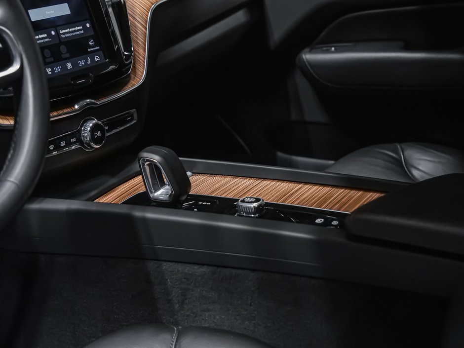 Volvo XC60 B6 PLUS DARK 2023-6