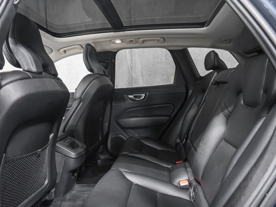 Volvo XC60 B6 PLUS DARK 2023-11