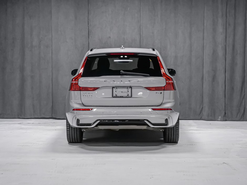 2023 Volvo XC60 Ultimate Dark Theme-4
