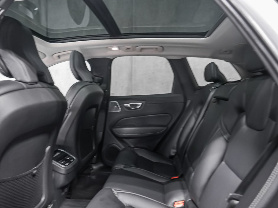 2023 Volvo XC60 Ultimate Dark Theme-12