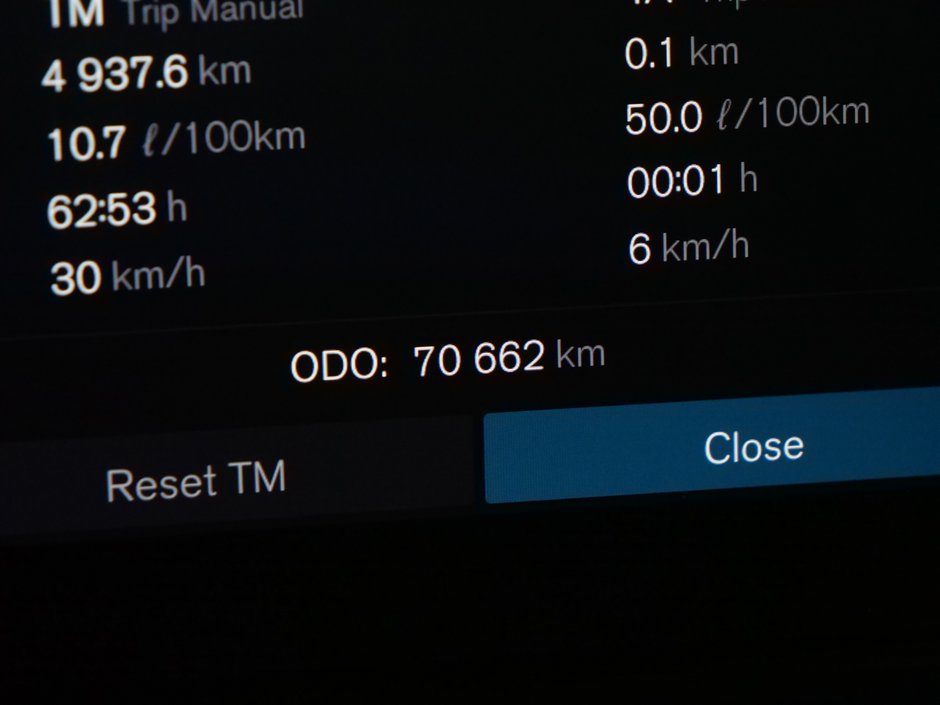 2023 Volvo XC60 Ultimate Dark Theme-10