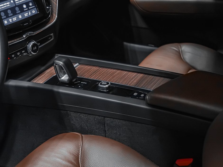 2023 Volvo XC60 PLUS BRIGHT-7