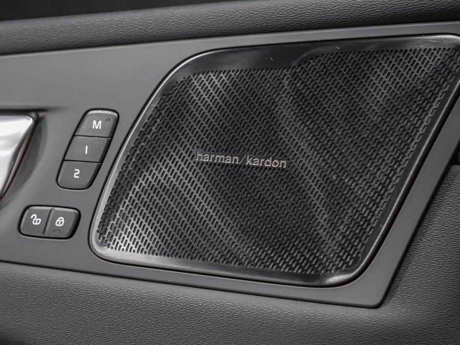 Volvo XC60 B6 PLUS BRIGHT CLIMAT HARMAN KARDON 2023-9