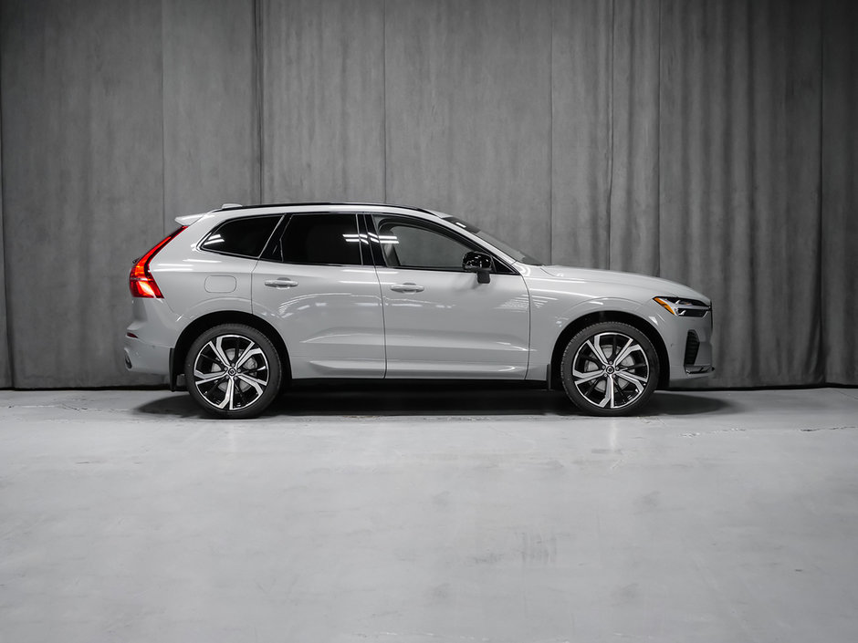 2024 Volvo XC60 ULTIMATE DARK THEME V24133 Volvo Cars Saint