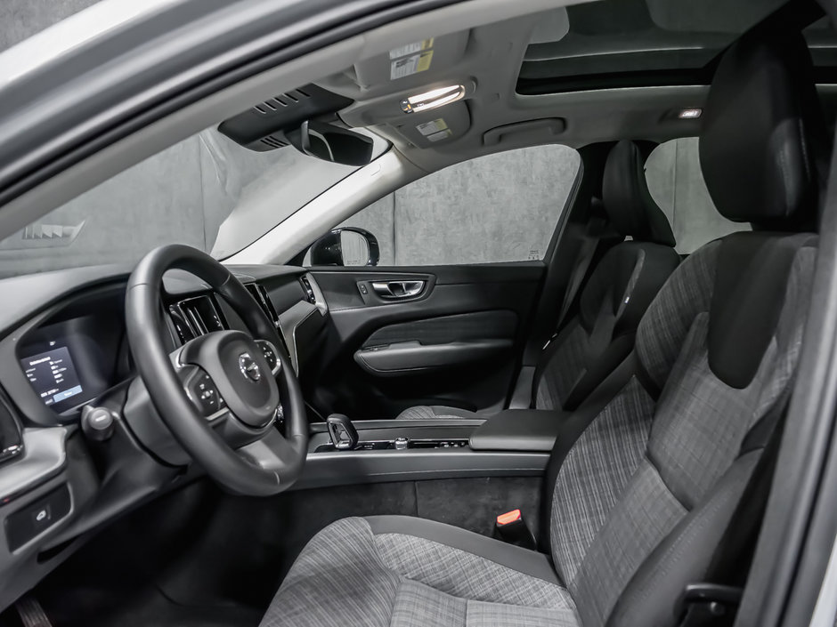 Volvo XC60 B5 CORE DARK CLIMATE 2024-12