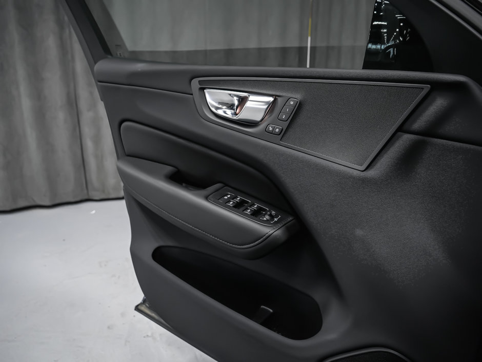 Volvo XC60 B5 PLUS DARK CLIMATE 2024-8