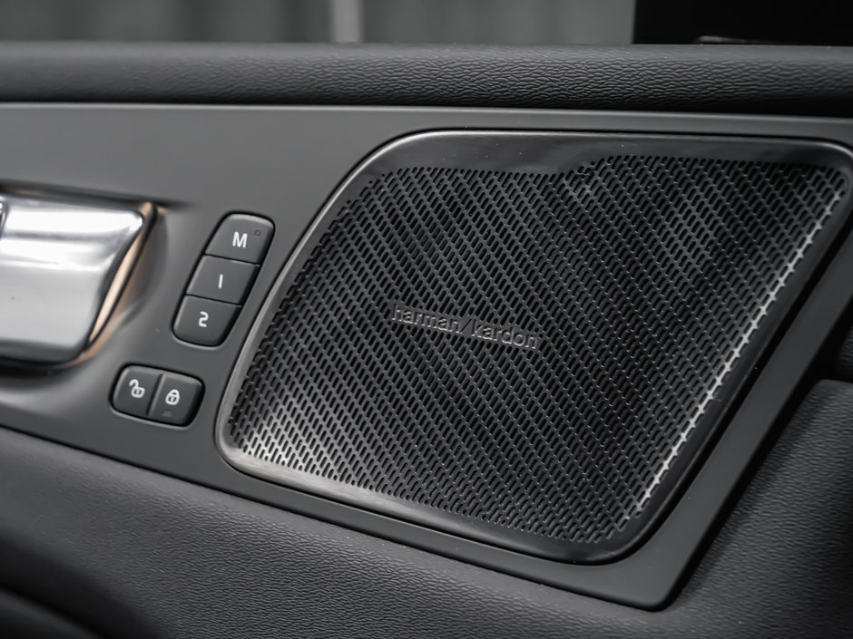Volvo XC60 B5 PLUS DARK CLIMATE HARMAN 2024-9