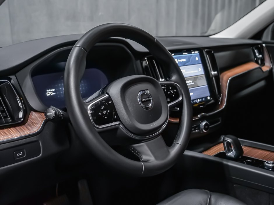 2024 Volvo XC60 B5 PLUS DARK-8