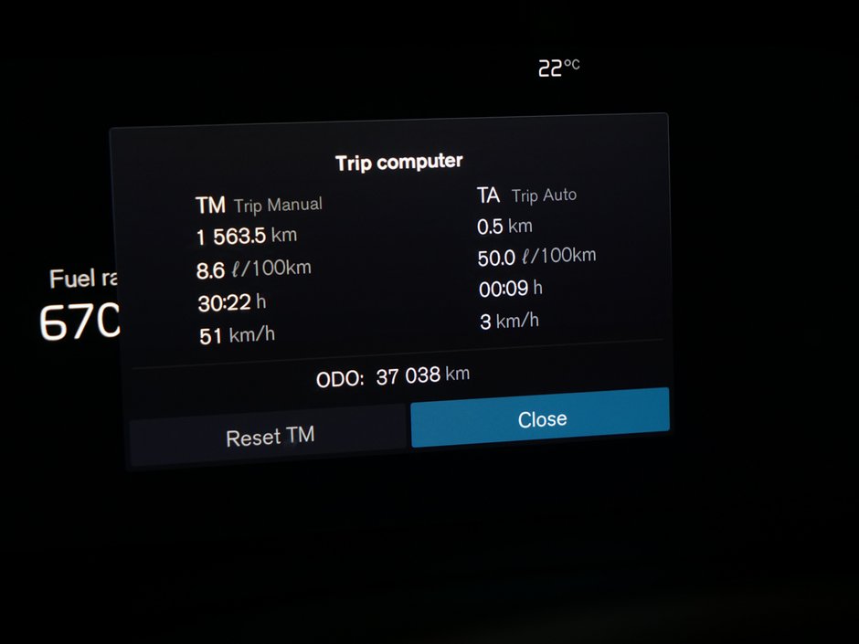 2024 Volvo XC60 B5 PLUS DARK-9