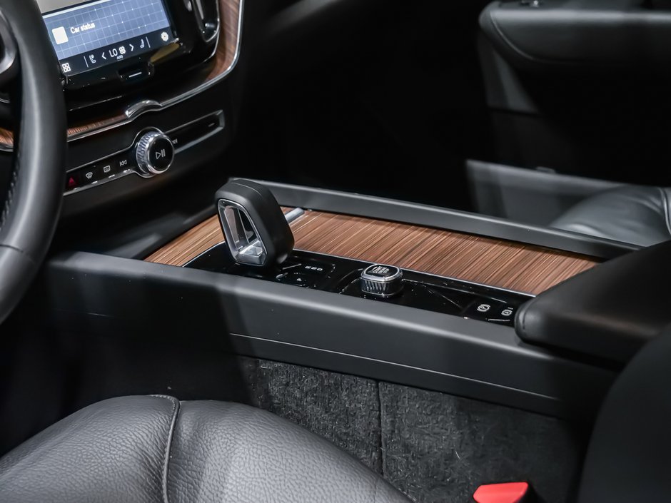 2024 Volvo XC60 B5 PLUS DARK-7