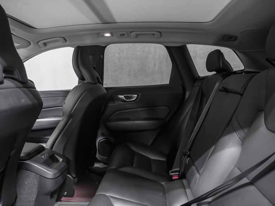 2024 Volvo XC60 B5 PLUS DARK-14