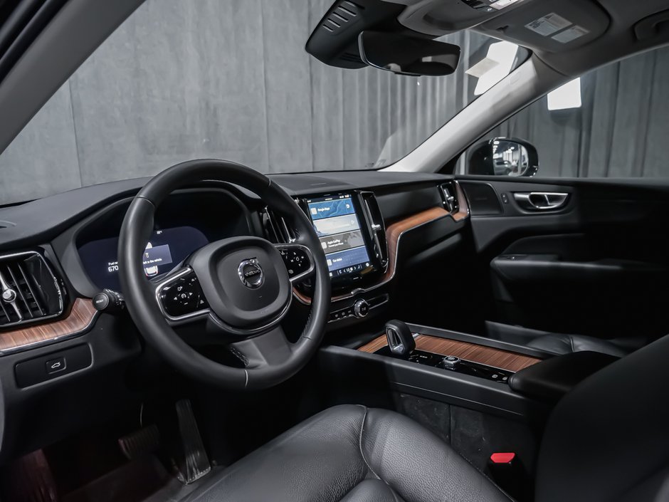 2024 Volvo XC60 B5 PLUS DARK-6