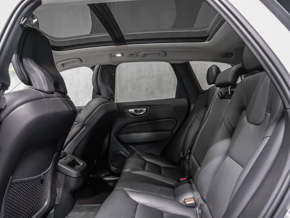 2024 Volvo XC60 B5 PLUS DARK CLIMAT HARMAN KARDON-12