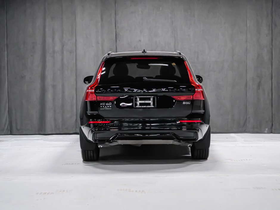 2024 Volvo XC60 B5 ULTIMATE DARK-3