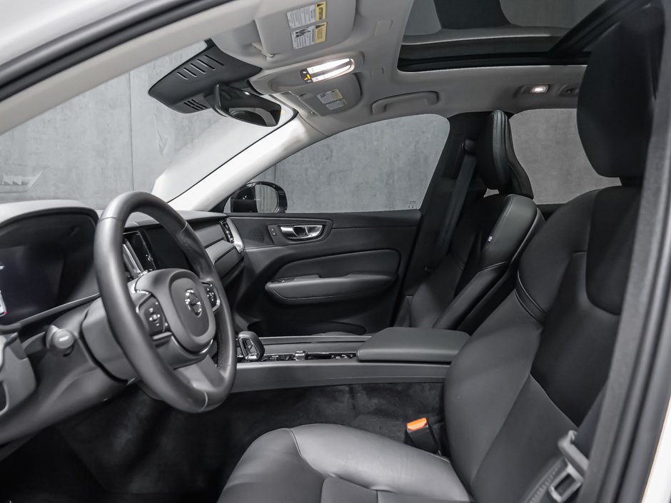 Volvo XC60 B5 CORE DARK 2024-10