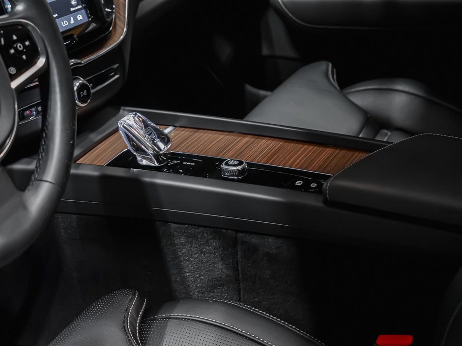 2024 Volvo XC60 Ultimate Dark Theme-6