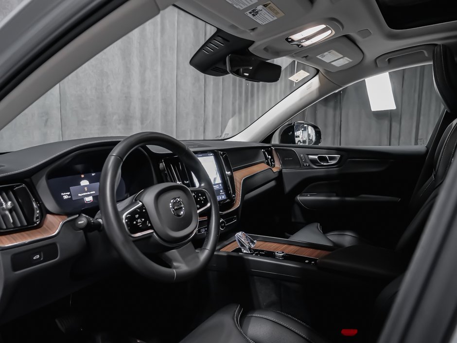 2024 Volvo XC60 Ultimate Dark Theme-5