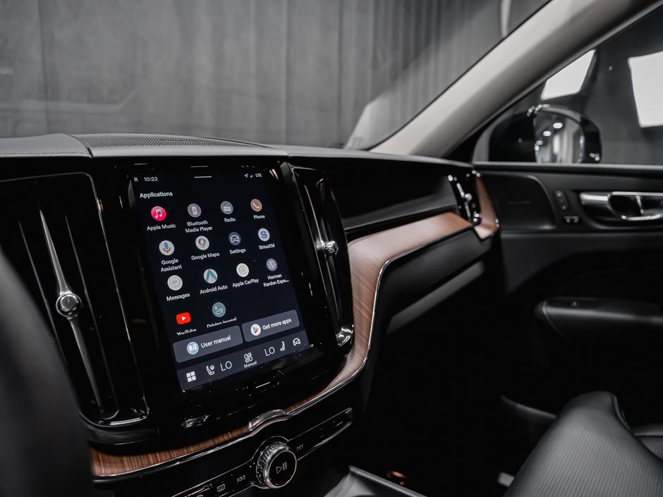 2024 Volvo XC60 Ultimate Dark Theme-10